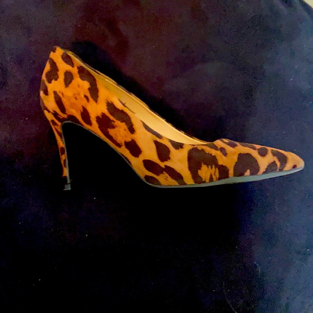 WORN ONCE Leapord heels